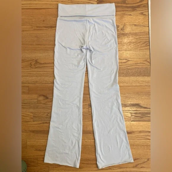 SKIMS Cotton Jersey Foldover Pant in Limited Edition Zen Blue - Picture 4 of 8